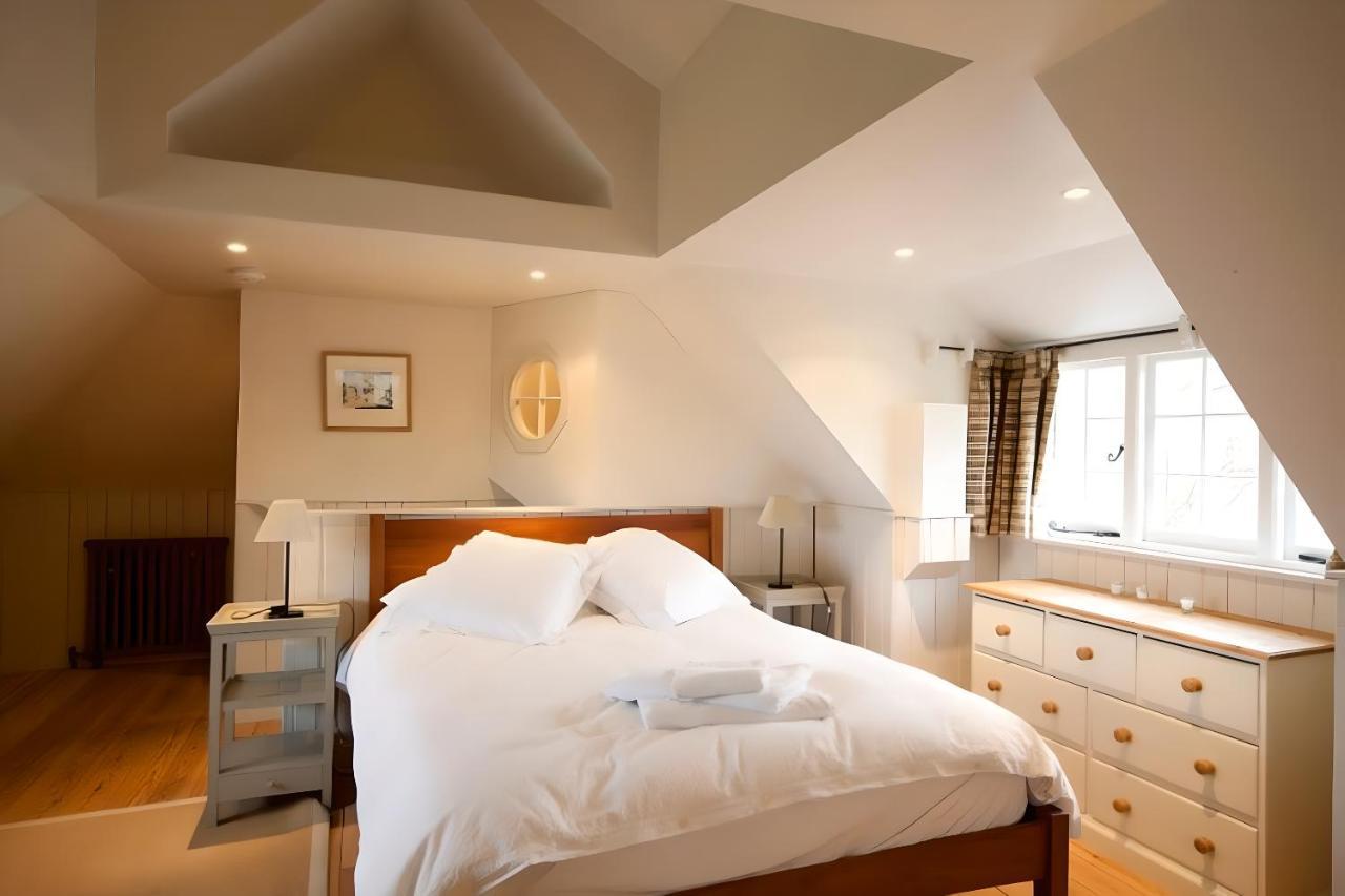 The Lodge: Adorable, Romantic Thatched Cottage เฟรชวอเตอร์ ภายนอก รูปภาพ