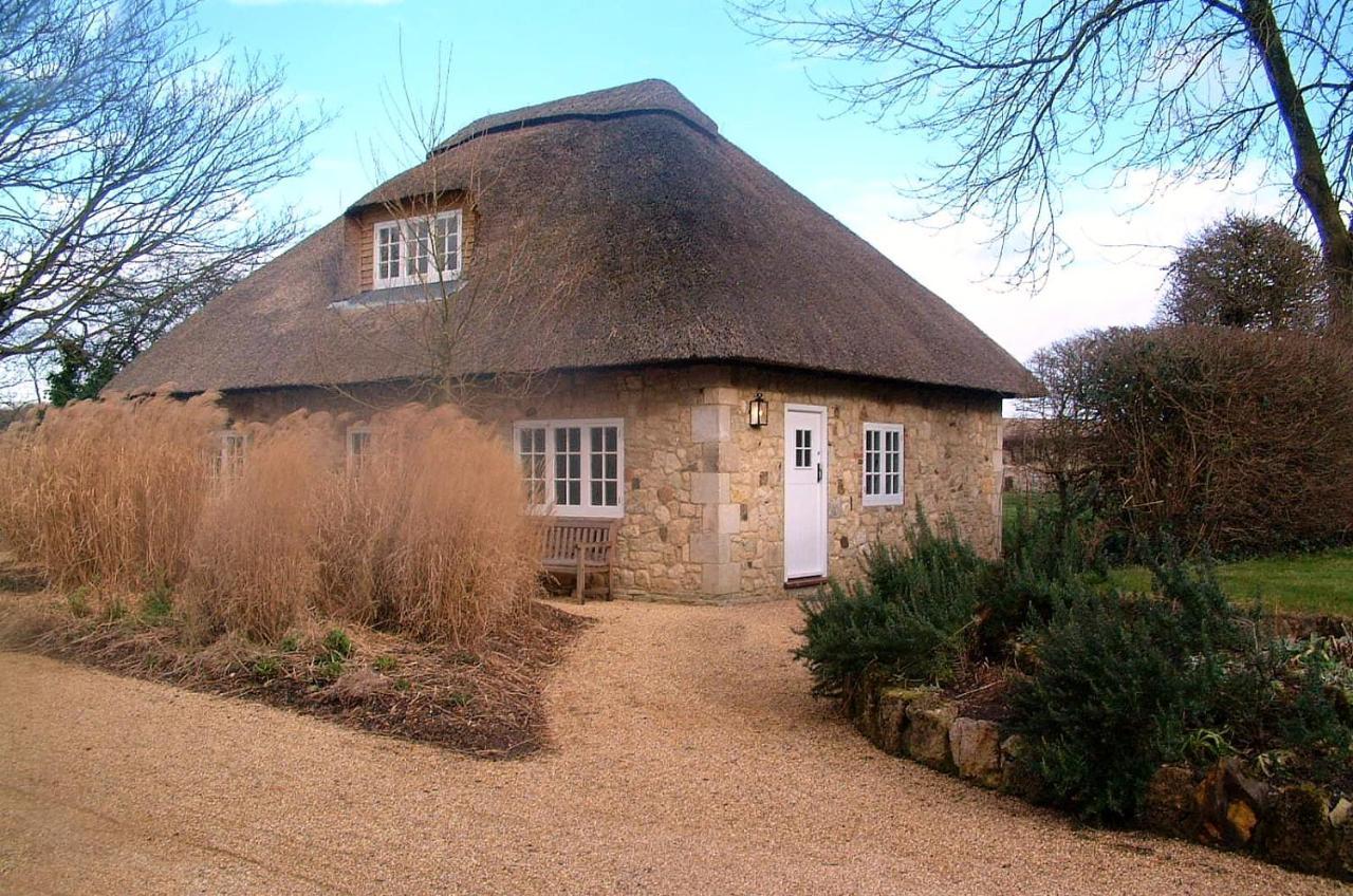 The Lodge: Adorable, Romantic Thatched Cottage เฟรชวอเตอร์ ภายนอก รูปภาพ